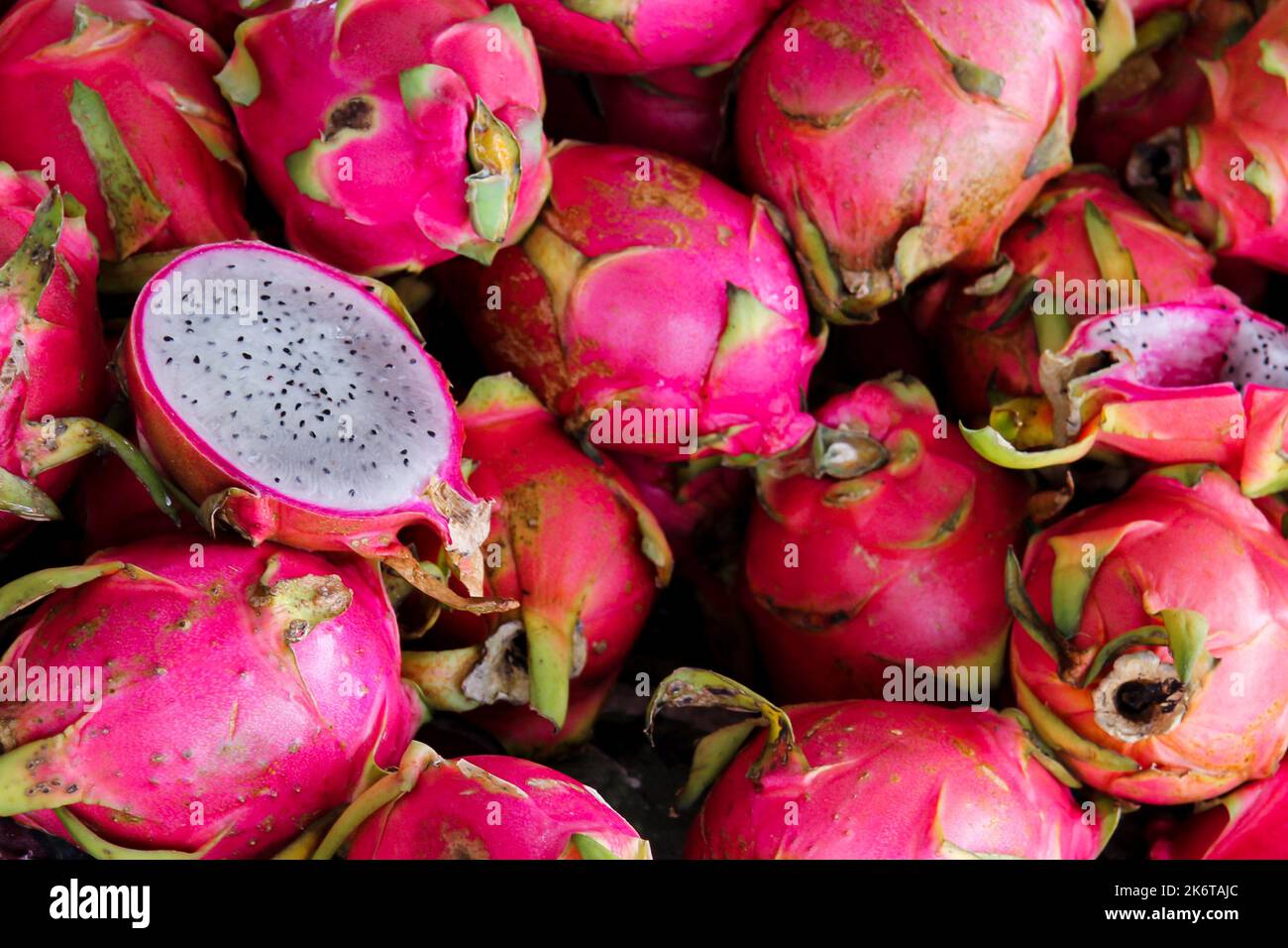 Buy Jumbo Vietnamese Pink Dragon Fruit (1 count)