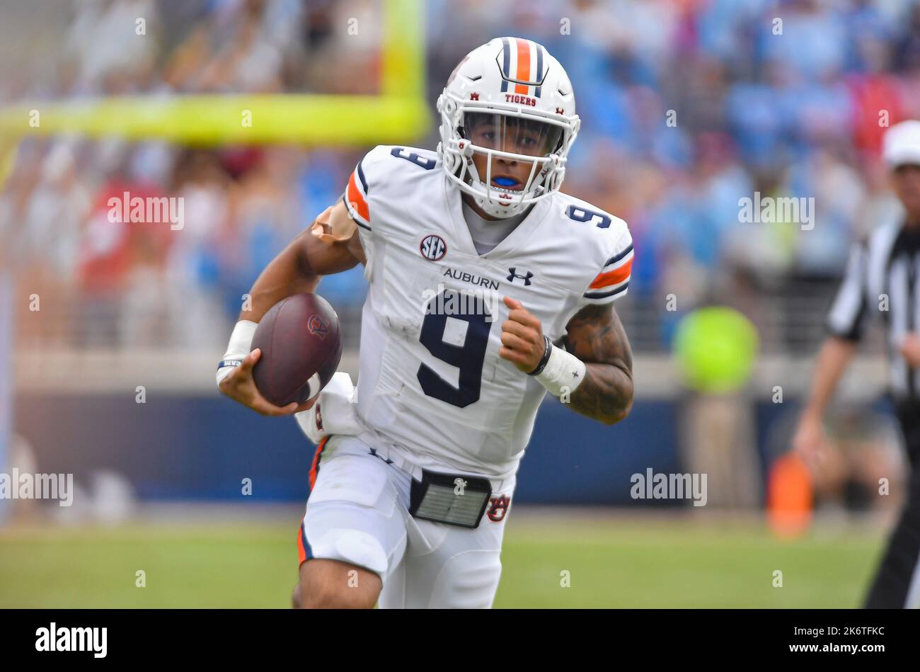 Oxford, MS, USA. 15th Oct, 2022. Auburn Tigers quarterback Robby