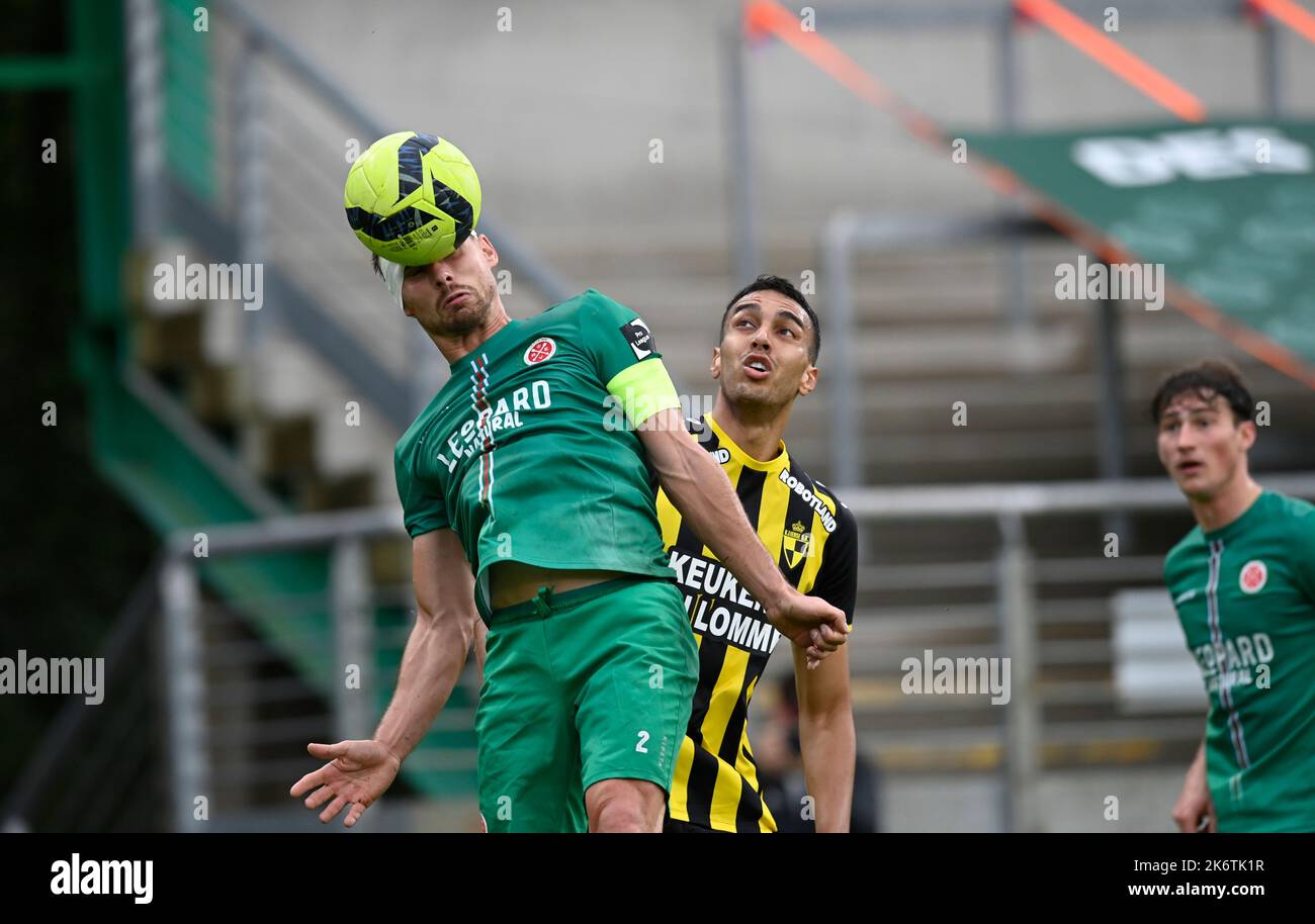Lierse's Leonardo Rocha and Virton's Jonas Vinck fight for the ball during a soccer match between Royal Excelsior Virton and Lierse Kempenzonen, Saturday 15 October 2022 in Virton, on day 9 of the 2022-2023 'Challenger Pro League' 1B second division of the Belgian championship. BELGA PHOTO JOHN THYS Credit: Belga News Agency/Alamy Live News Stock Photo