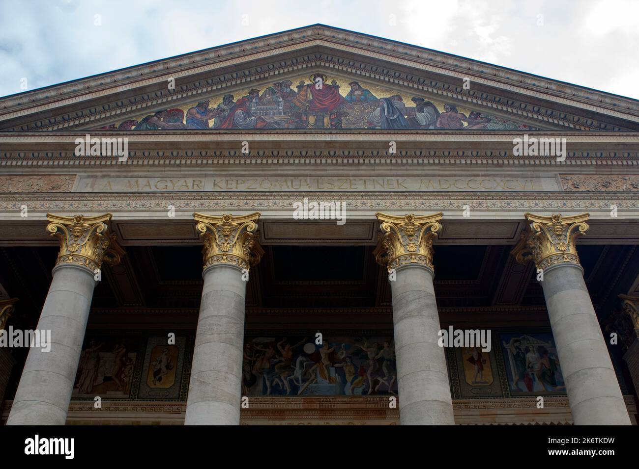 Mucsarnok Art Gallery, Heroes' Square Hosok Tere, Budapest, Hungary Stock Photo Alamy