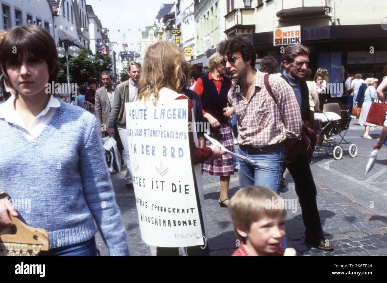 Ruhr area. DFG/VK (pacifists) advertisement in a pedestrian zone ca. 1981 Stock Photo