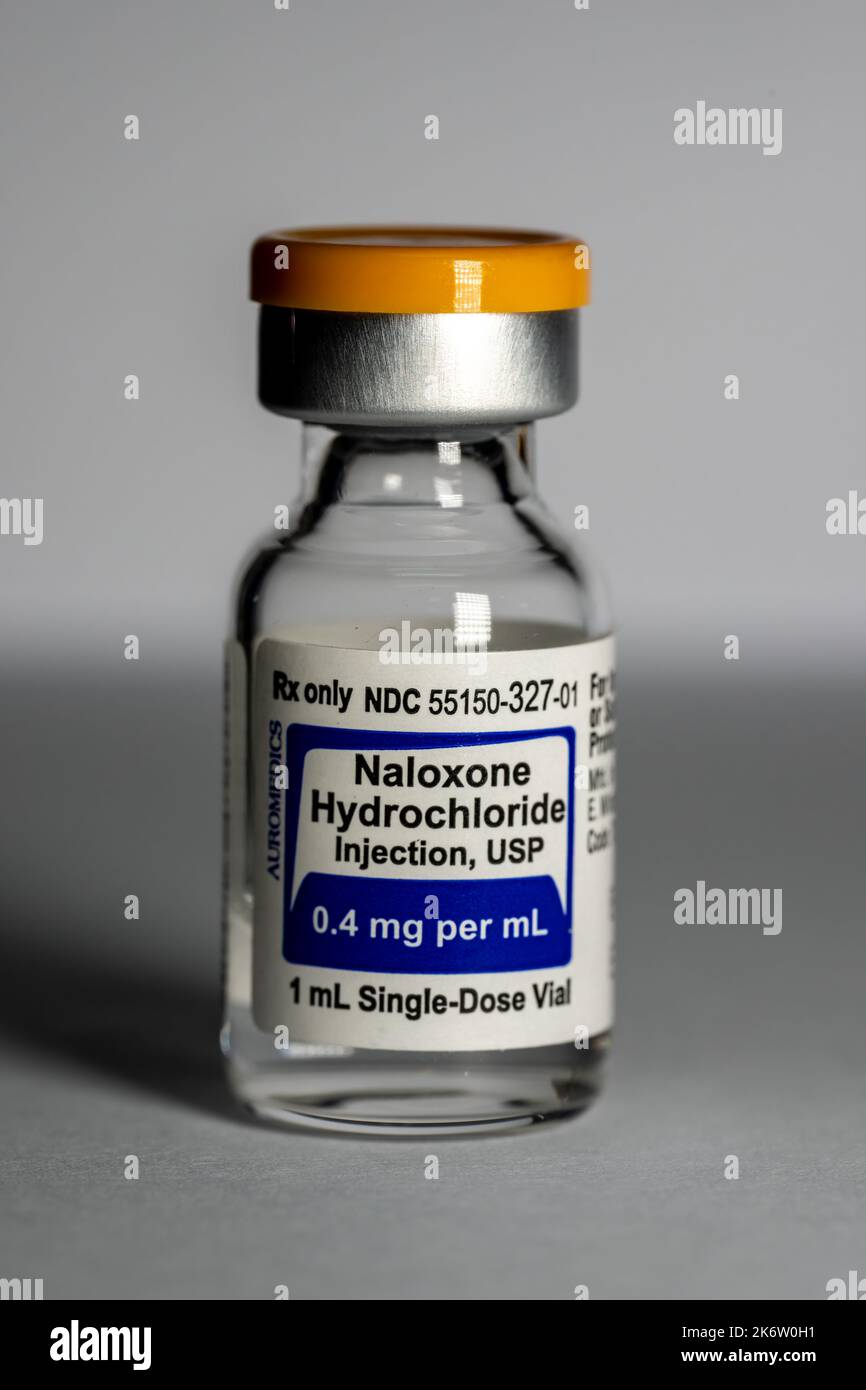 naloxone injection vial Stock Photo - Alamy