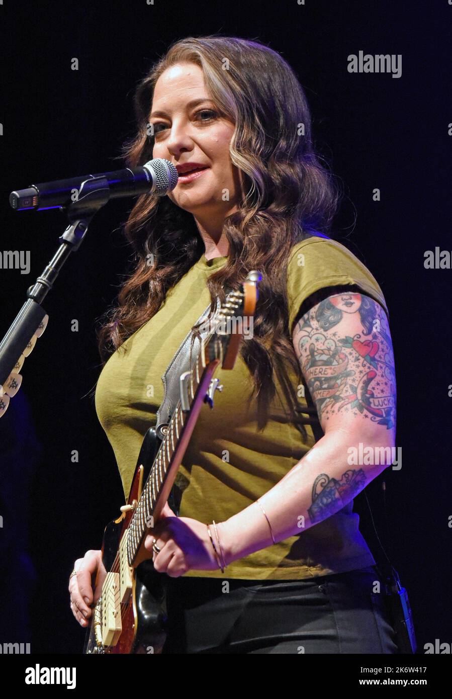 Hiawassee, GA, USA. 15th Oct, 2022. Ashley McBryde on stage for Ashley