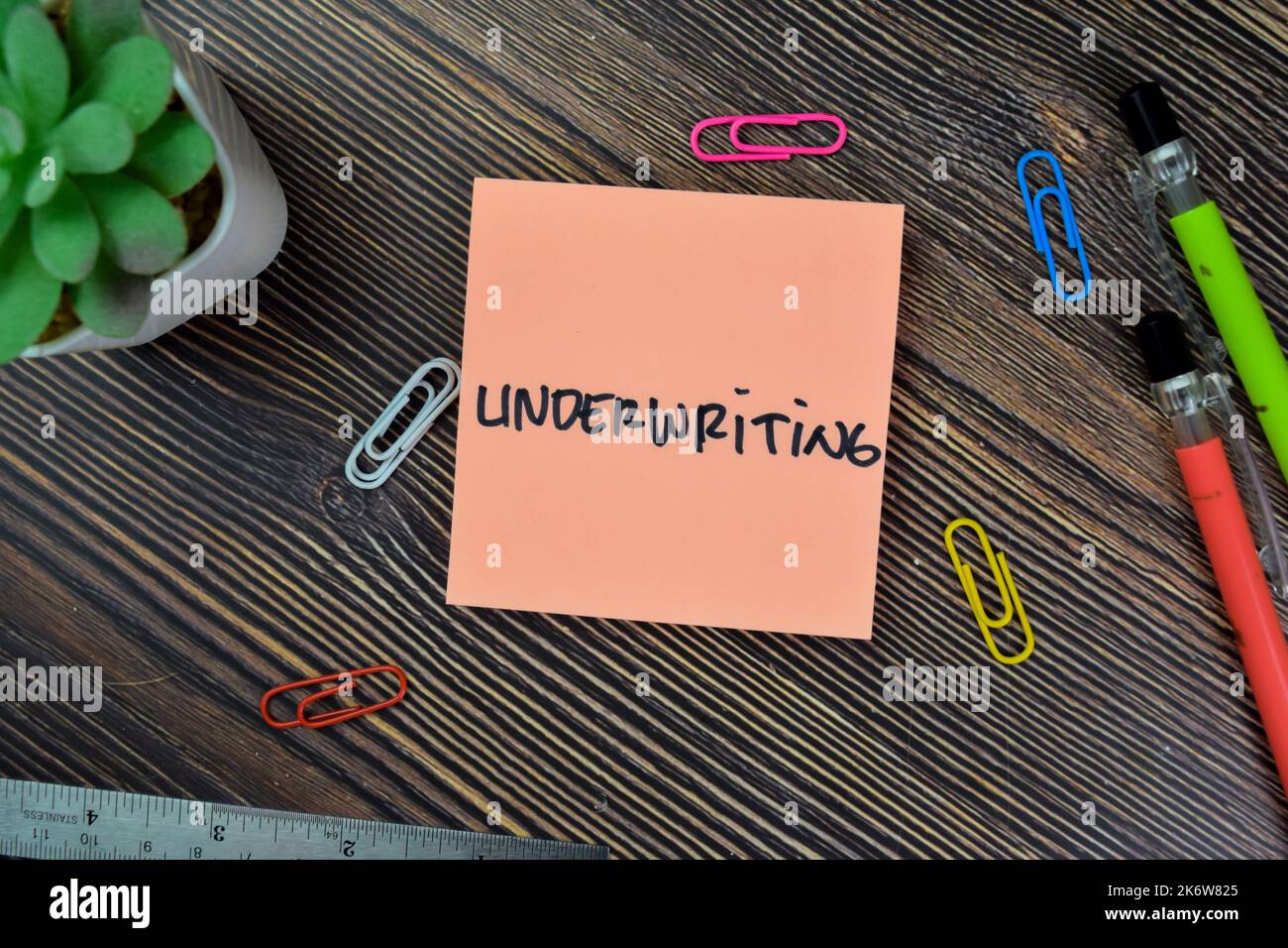 Underwriting Notes Underwriting contract hi-res stock photography and images - Alamy