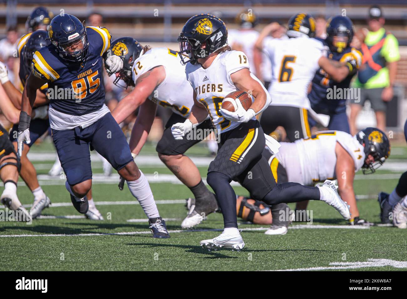 Edmond, OK, USA. 15th Oct, 2022. Ft Hays State University Tigers wide receiver Trevor Watts (19) runs with the ball during the NCAA football game between the Fort Hayes State University Tigers and the University of Central Oklahoma Broncos at Chad Richison Stadium in Edmond, OK. Ron Lane/CSM/Alamy Live News Stock Photo