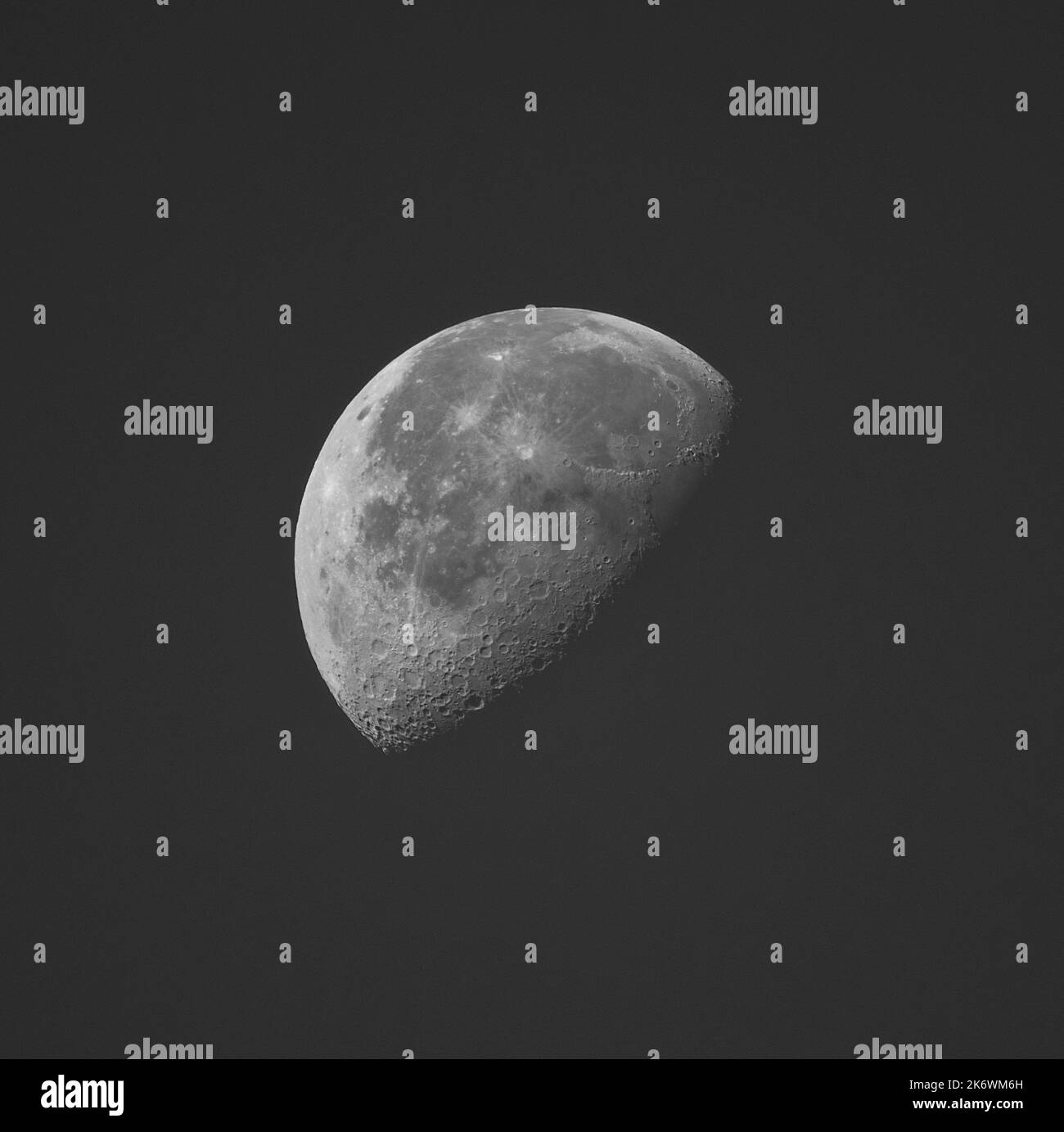 Waning Gibbous Moon in the morning sky on 16 October 2022, directly