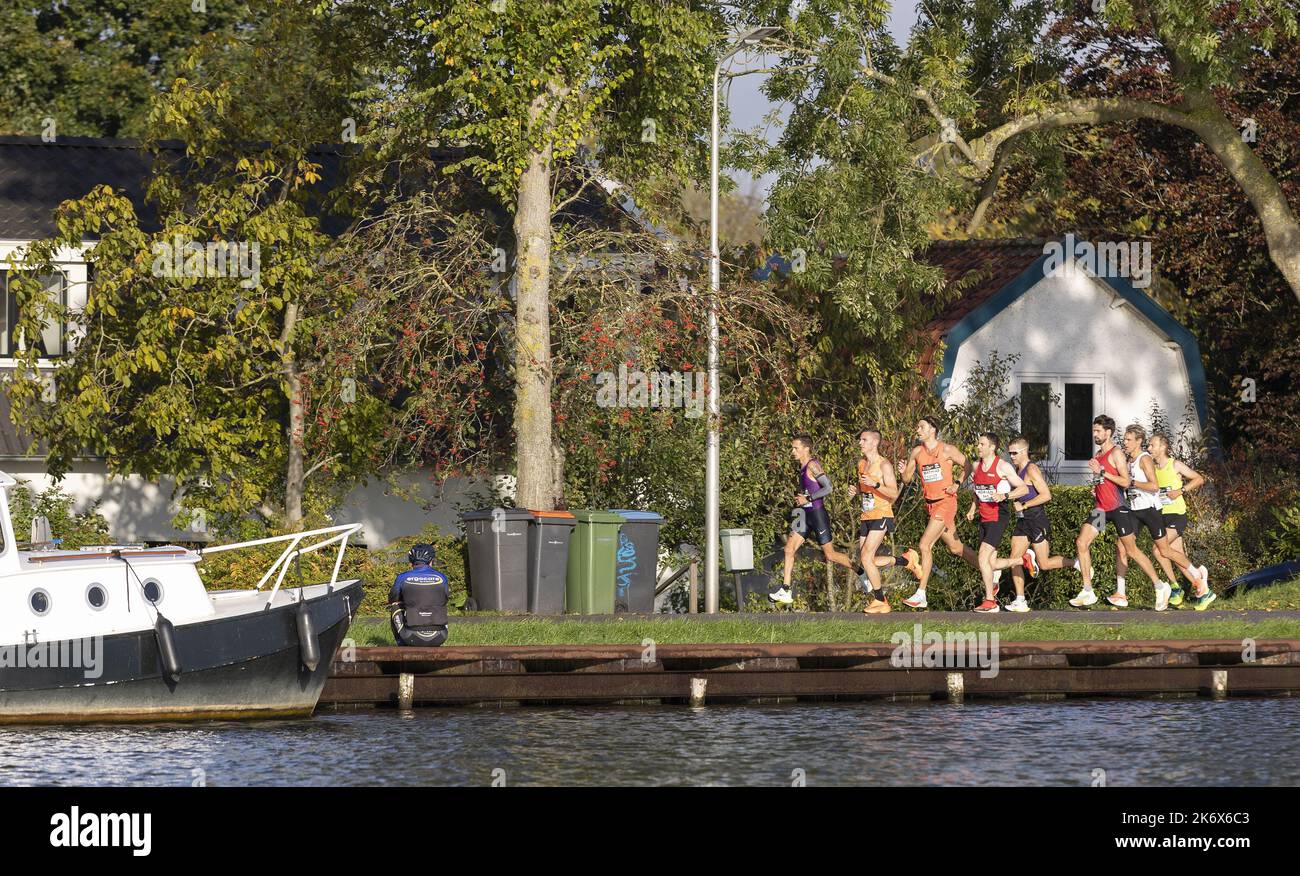2022-10-16 10:01:47 AMSTERDAM - Participants during the TCS Amsterdam Marathon. The Amsterdam Marathon will also serve as the Dutch championship this year. ANP IRIS VAN DEN BROEK netherlands out - belgium out Credit: ANP/Alamy Live News Stock Photo