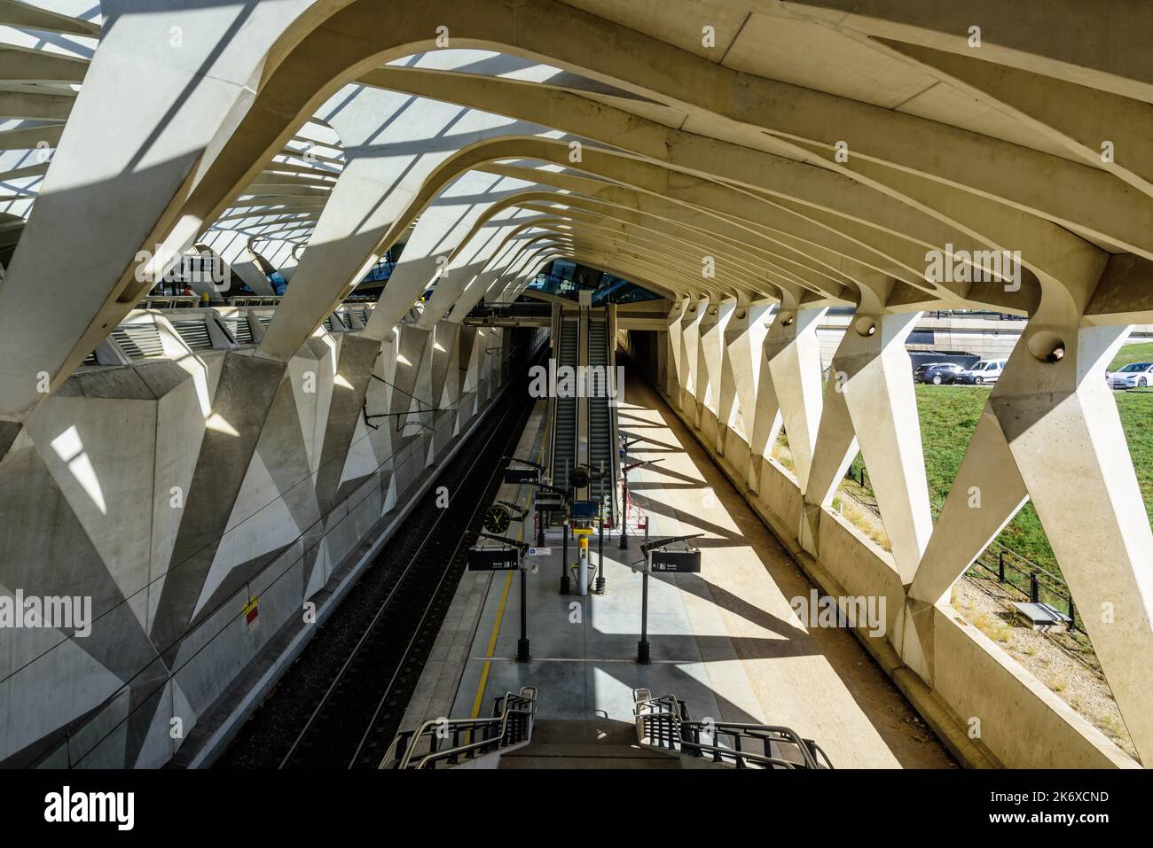 Lyon, Flughafen Saint-Exupery, Flughafenbahnhof Satolas von Architekt Santiago Calatrava, Rhone Alpes, Frankreich // Lyon, Airport Lyon Saint-Exupery, Stock Photo