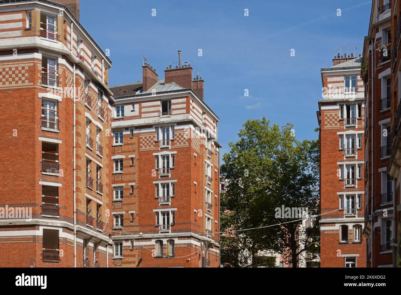 Paris social housing hi-res stock photography and images - Alamy