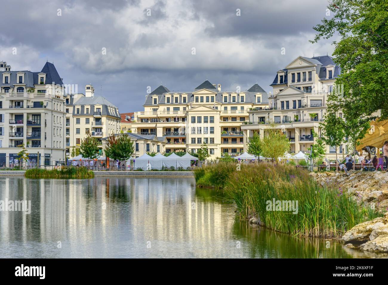 Clamart bei Paris, neue traditionelle Architektur, Wohnanlage