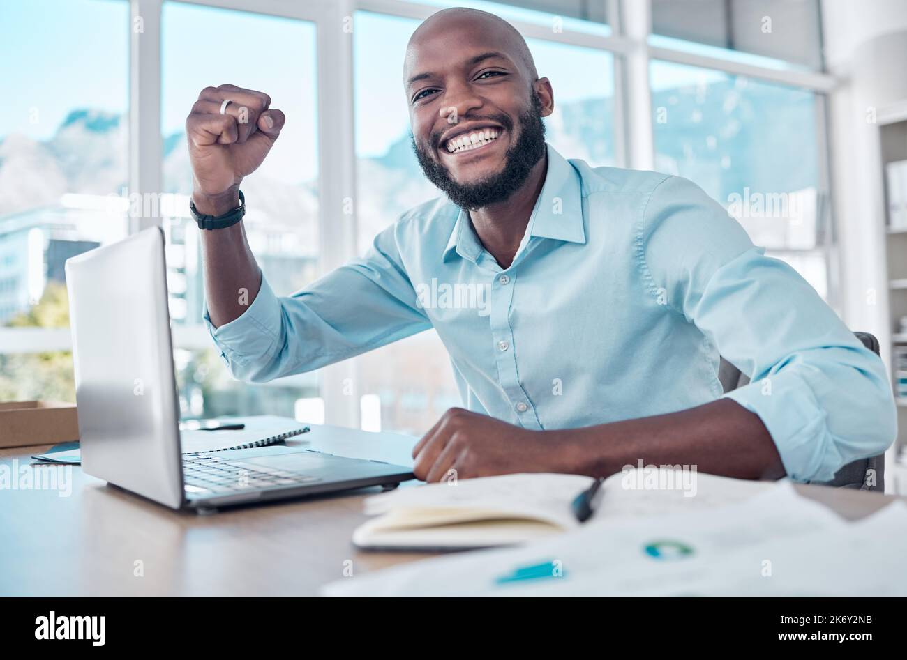 Person cheering with laptop hi-res stock photography and images - Alamy
