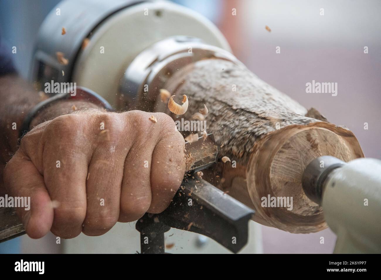 Wood turner beginning an new object Stock Photo Alamy