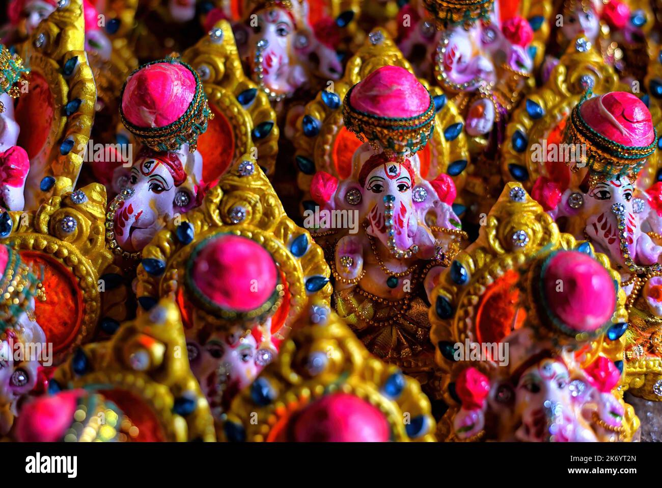 idols-of-hindu-goddess-lakshmi-ganesh-seen-on-display-ahead-of-diwali