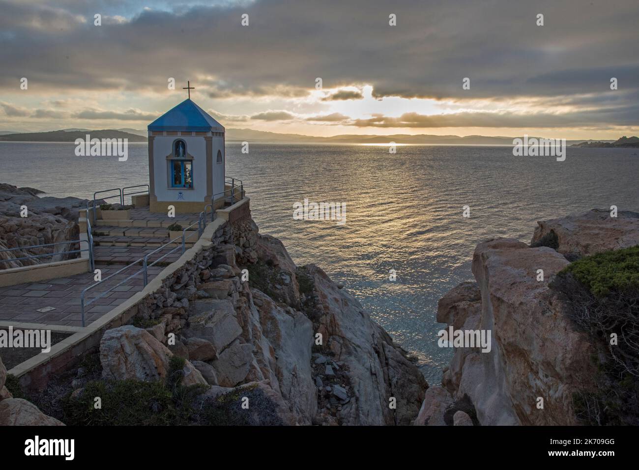 La chiesa sul mare, Sardegna Stock Photo