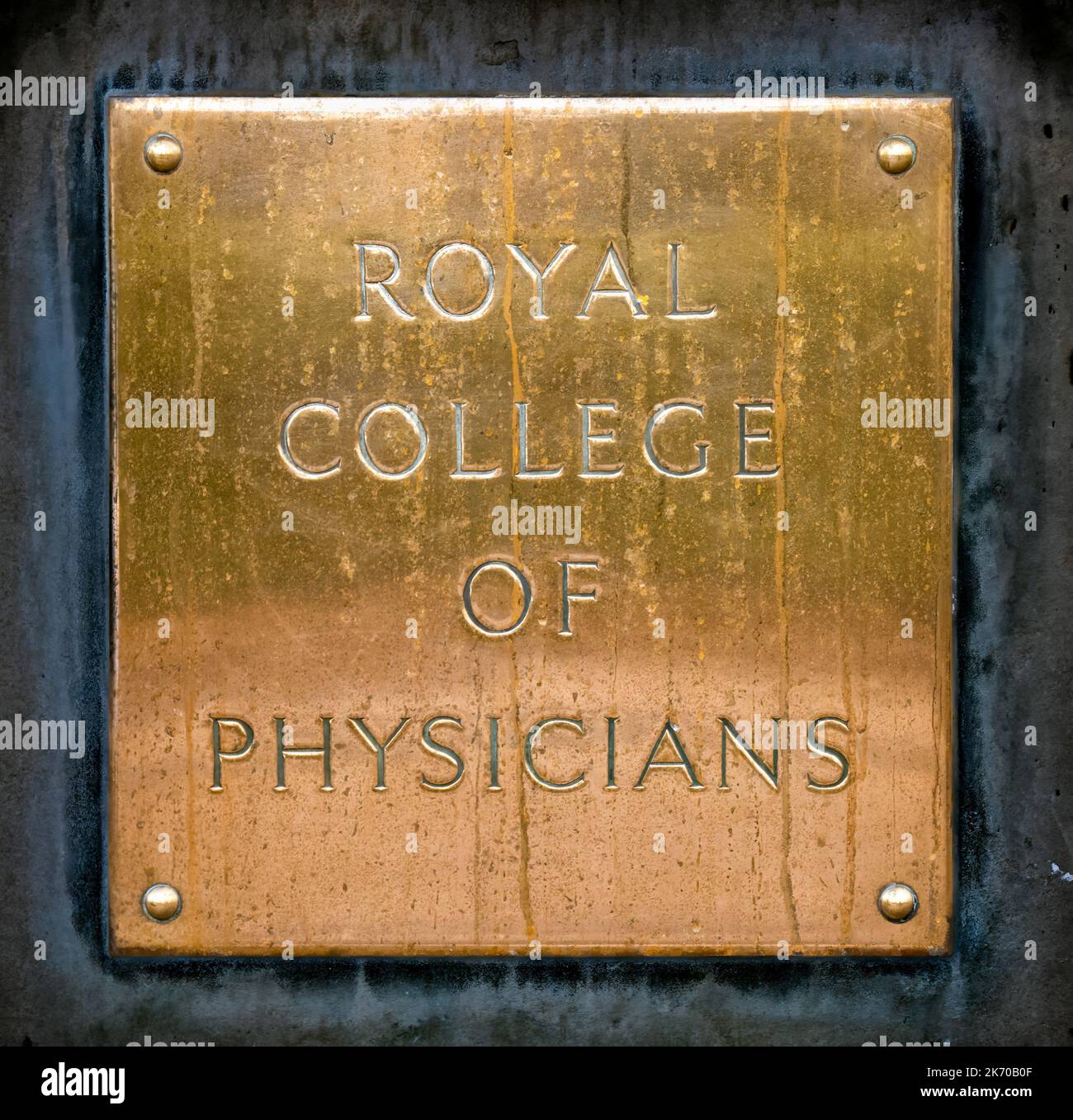 Brass plaque outside the Royal College of Physicians of Edinburgh, 11 Queen St, Edinburgh EH2 1JQ Stock Photo