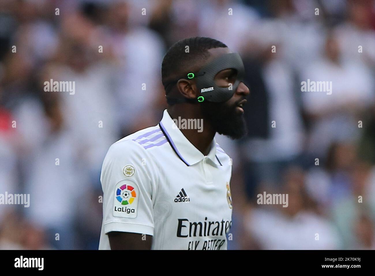 Real Madrid´s Antonio Rüdiger with face mask in action during La Liga Match  Day 9 between Real Madrid and FC Barcelona at Santiago Bernabeu Stadium in  Madrid, Spain, on October 16, 2022. (