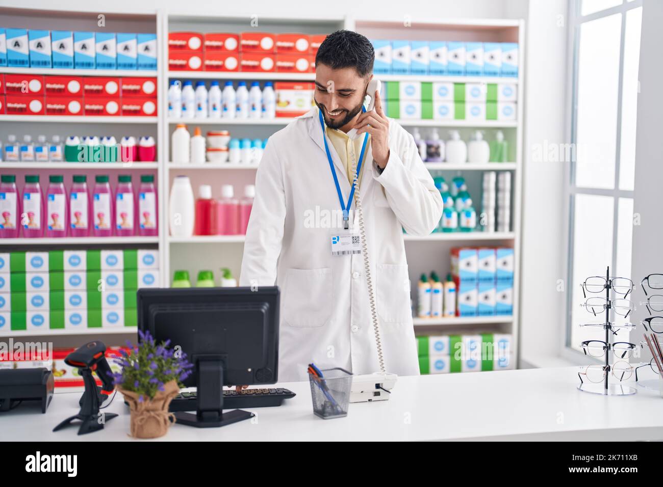 Arab pharmacist at counter hi-res stock photography and images - Alamy