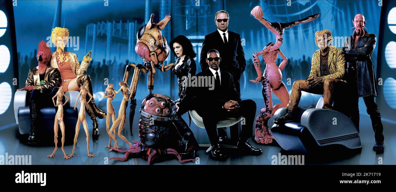 Men in black 2 2002 lara flynn boyle hi-res stock photography and ...
