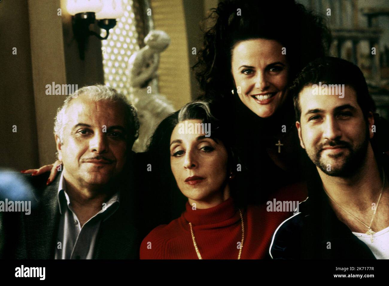 GERRY MENDICINO, ANDREA MARTIN, GIA CARIDES, JOEY FATONE, MY BIG FAT GREEK WEDDING, 2002 Stock Photo