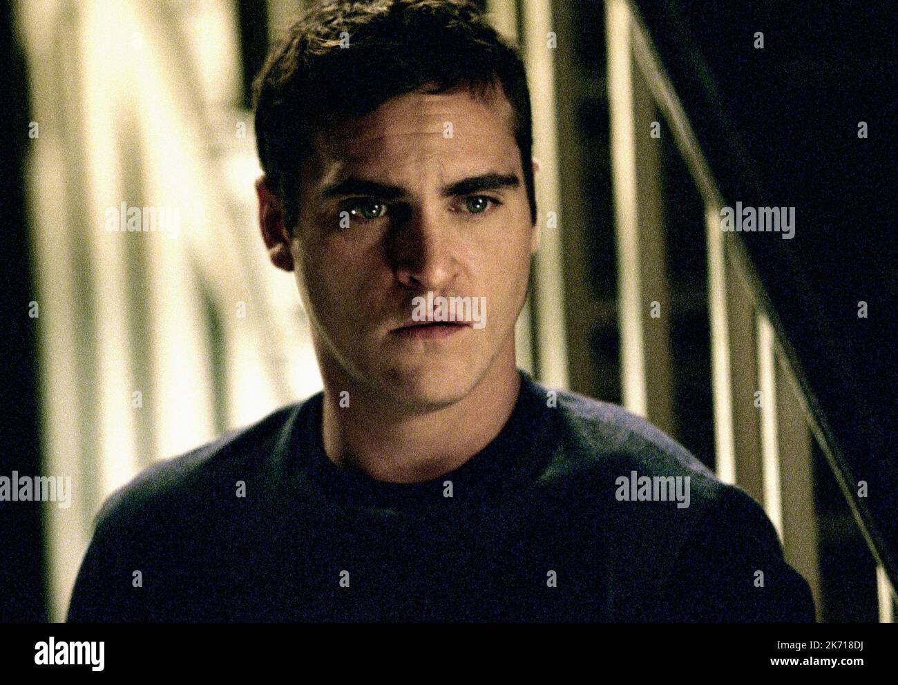 joaquin-phoenix-signs-2002-stock-photo-alamy