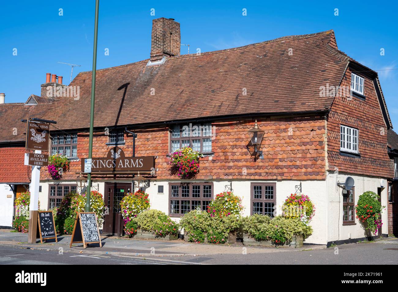 The Kings Arms public house on the Bishopric in Horsham town centre, West Sussex, England, UK Stock Photo