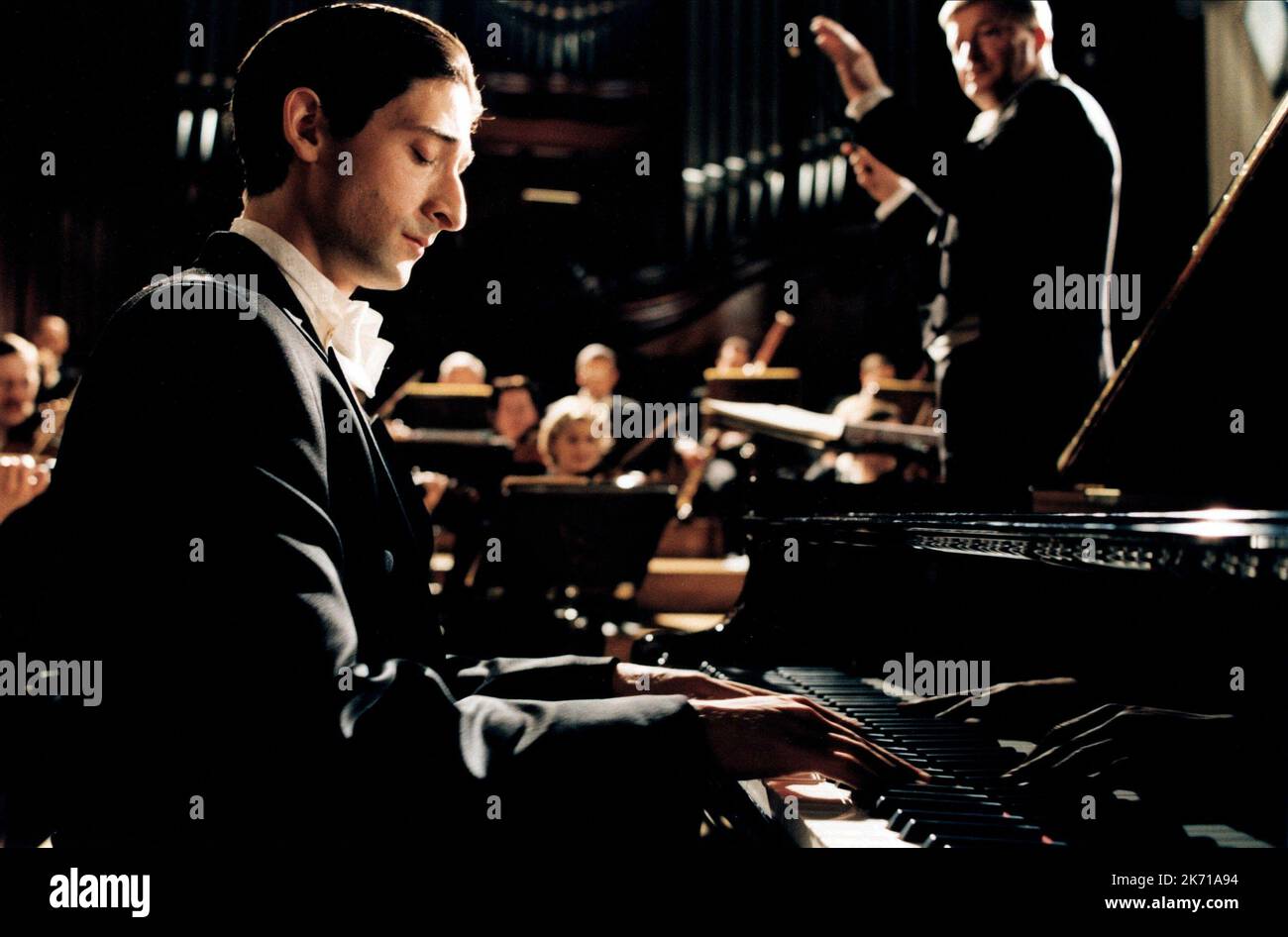 The pianist movie hi-res stock photography and images - Alamy