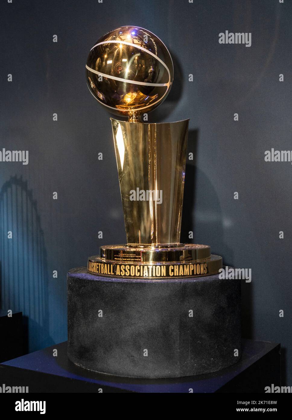 The Larry O'Brien Trophy (NBA)  Trophy, Basketball photography, Team  wallpaper