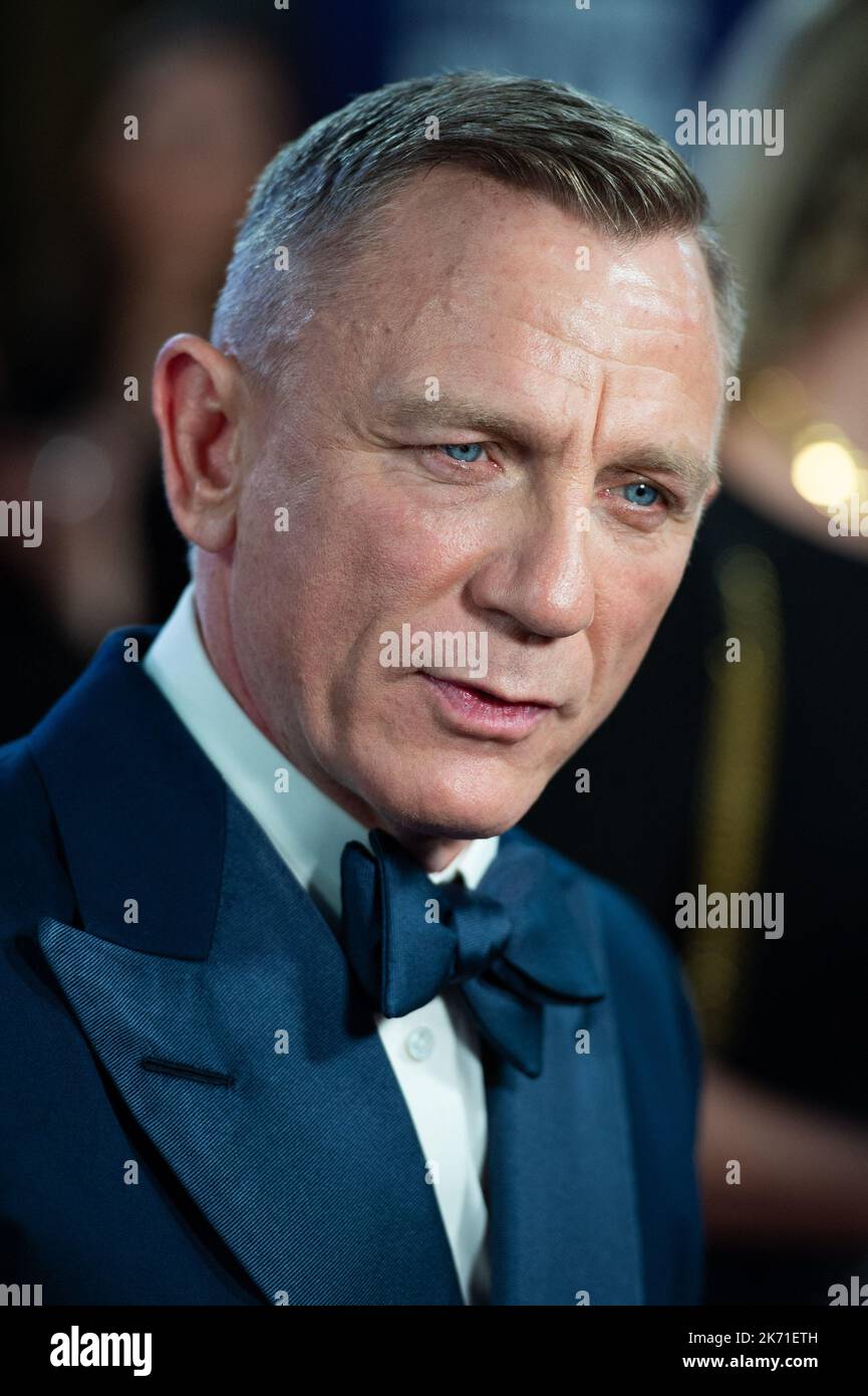 Daniel Craig attending the Glass Onion: A Knives Out Mystery Premiere ...
