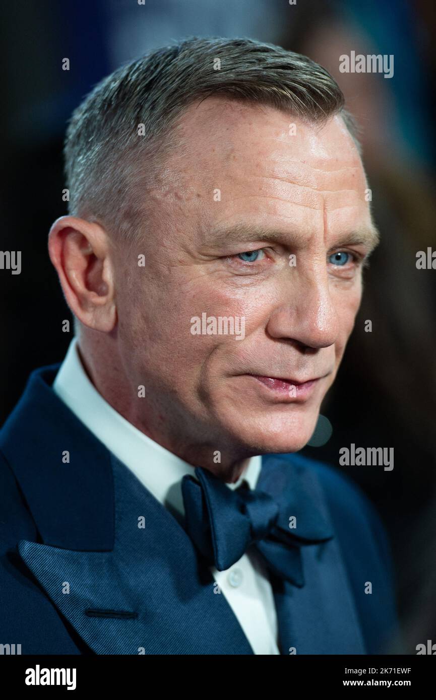 Daniel Craig attending the Glass Onion: A Knives Out Mystery Premiere ...