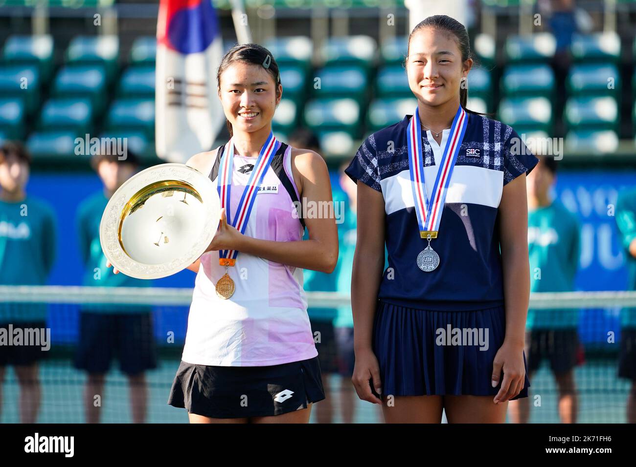 Osaka, Japan. 16th Oct, 2022. (L-R) Sara Saito (JPN), Sayaka Ishii (JPN), October 16, 2022 - Tennis : Girls' Singles Victory Ceremony at ITC Utsubo Tennis Center during Osaka Mayor's Cup World Super Junior Tennis Championships 2022 in Osaka, Japan. Credit: SportsPressJP/AFLO/Alamy Live News Stock Photo