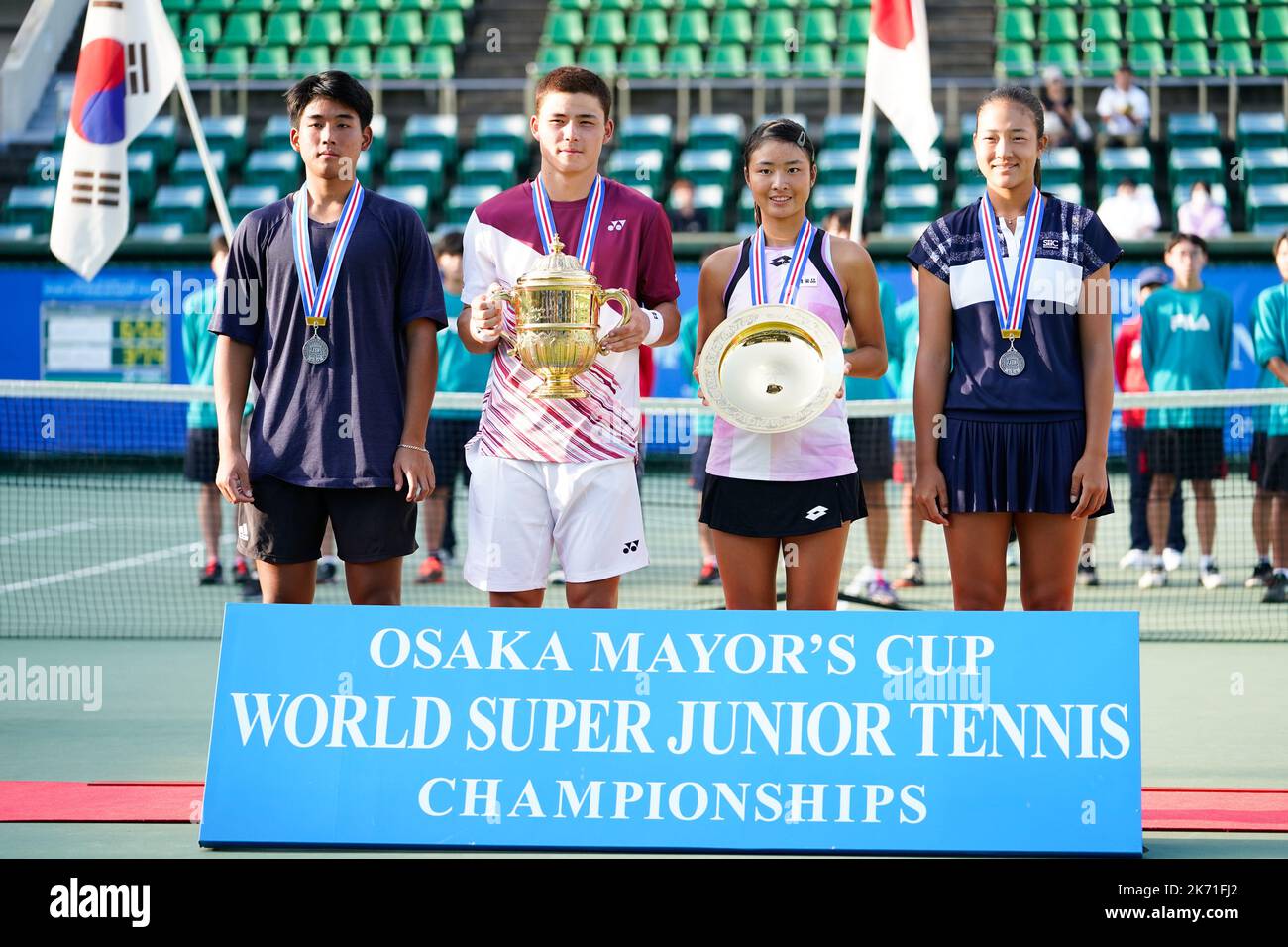 Osaka, Japan. 16th Oct, 2022. (L-R) Jonathan Irwanto (USA), Gerard Campana Lee (KOR), Sara Saito (JPN), Sayaka Ishii (JPN), October 16, 2022 - Tennis : Singles Victory Ceremony at ITC Utsubo Tennis Center during Osaka Mayor's Cup World Super Junior Tennis Championships 2022 in Osaka, Japan. Credit: SportsPressJP/AFLO/Alamy Live News Stock Photo