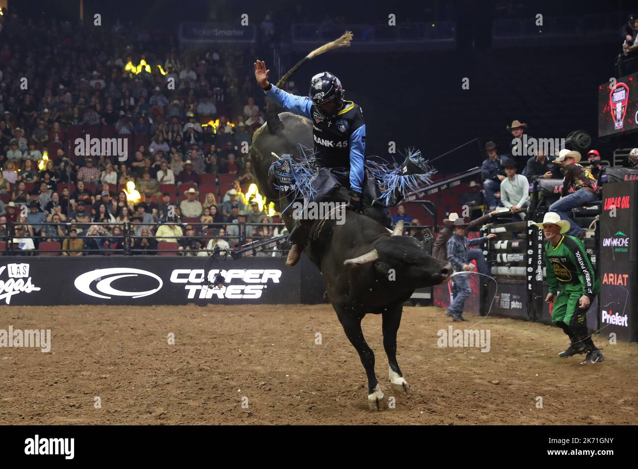 Carolina Cowboys Land 2022 PBR World Champion Daylon Swearingen to