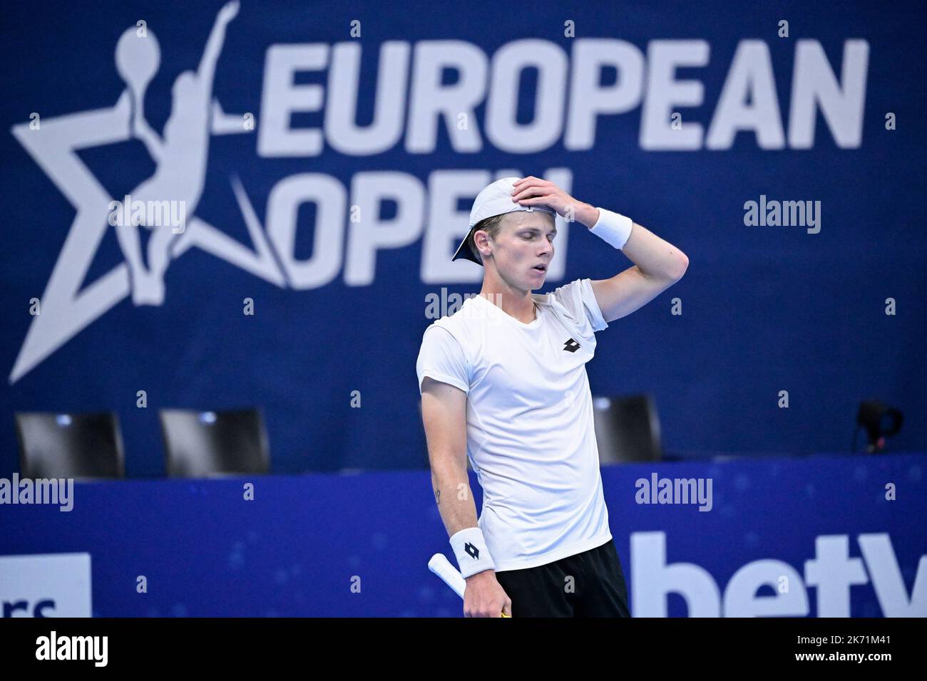 Dutch Jesper De Jong reacts during the qualification game between