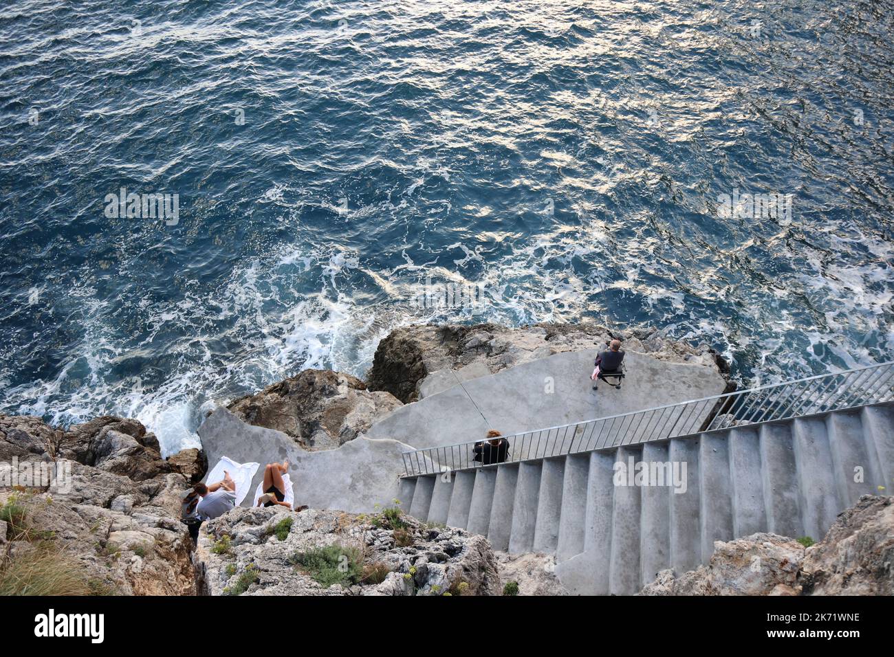 Pesca sulla spiaggia hi-res stock photography and images - Alamy
