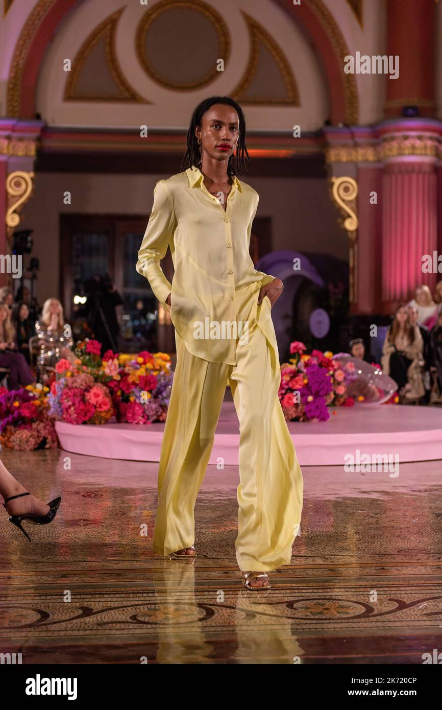Sean Rentero Melbourne, Australia. 16th Oct, 2022. A model wearing an outfit by ...