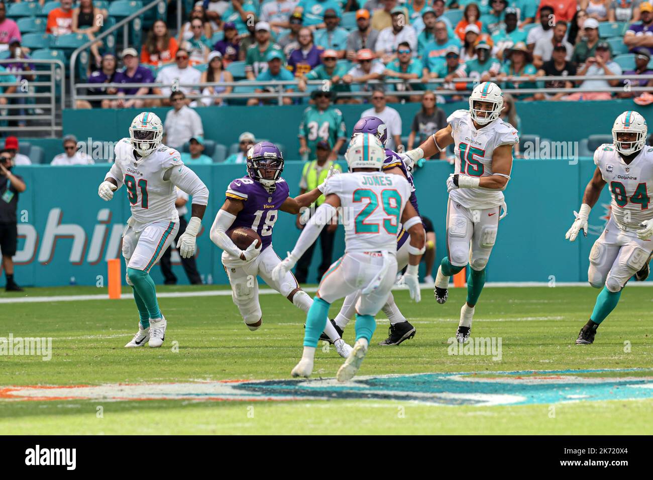 Justin jefferson catch hi-res stock photography and images - Alamy