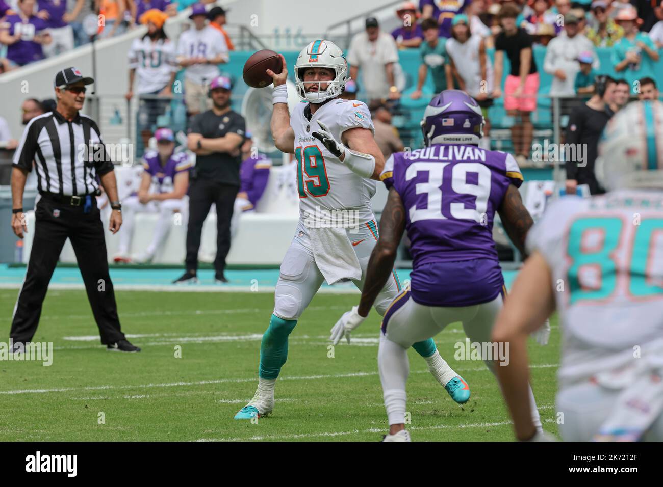 Miami Gardens, FL, USA. 19th Oct, 2018. The Miami Dolphins Cheerleaders  Swimsuit Fashion Show and Calendar Unveiling at Hard Rock Stadium in Miami  Gardens, Florida People: Miami Dolphins Cheerleader Credit: Hoo Me.Com/Media