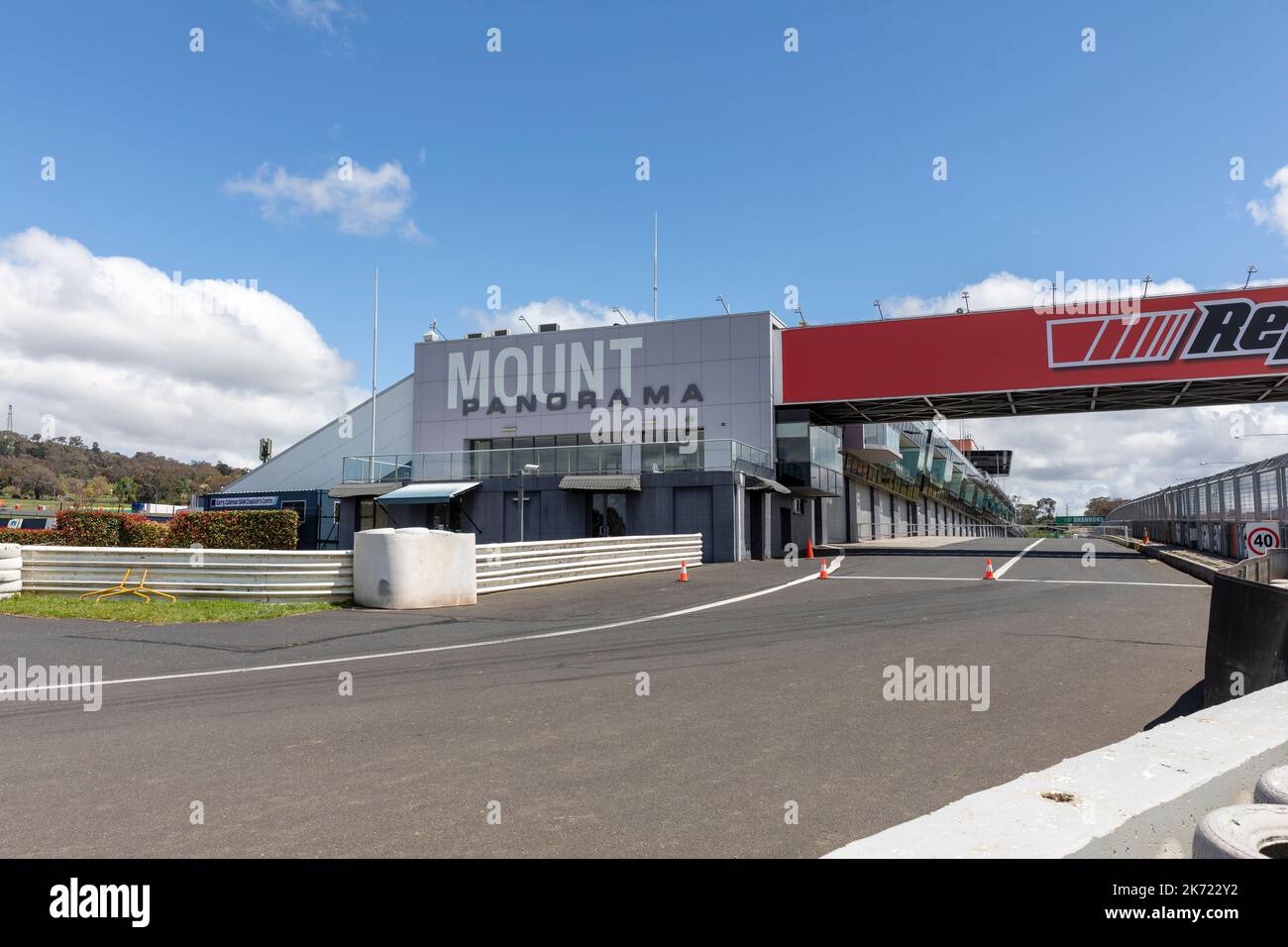 Mount Panorama motor racing circuit for races including Bathurst 2000,Bathurst,NSW,Australia Stock Photo