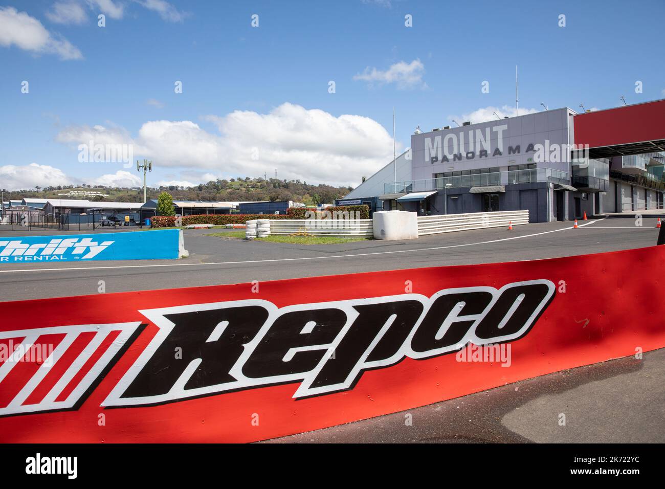 Mount Panorama motor racing circuit for races including Bathurst 1000,Bathurst,NSW,Australia Stock Photo