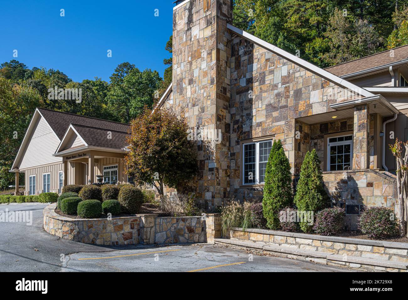 The Gate House event venue, gift shop, and entrance to Toccoa Falls, a waterfall with a vertical drop of 186 feet in Toccoa, Georgia. (USA) Stock Photo