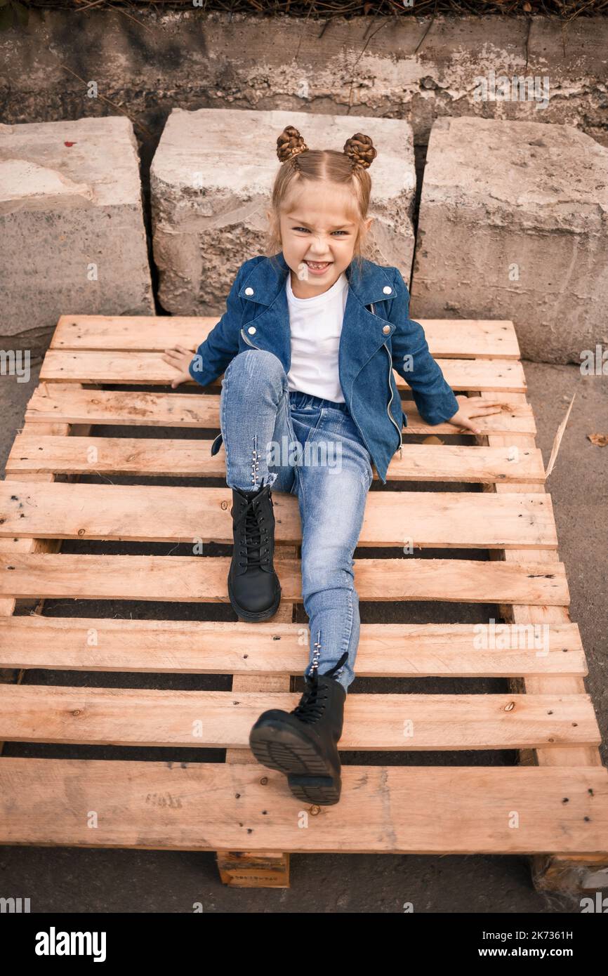 Toddlers face hi-res stock photography and Page 51 Alamy