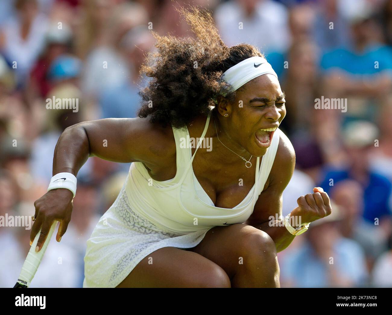 03/07/15. AELTC, Wimbledon Championships 2015, Wimbledon, London. Womens singles third round,  Serena Williams v Heather Watson, centre court. William Stock Photo