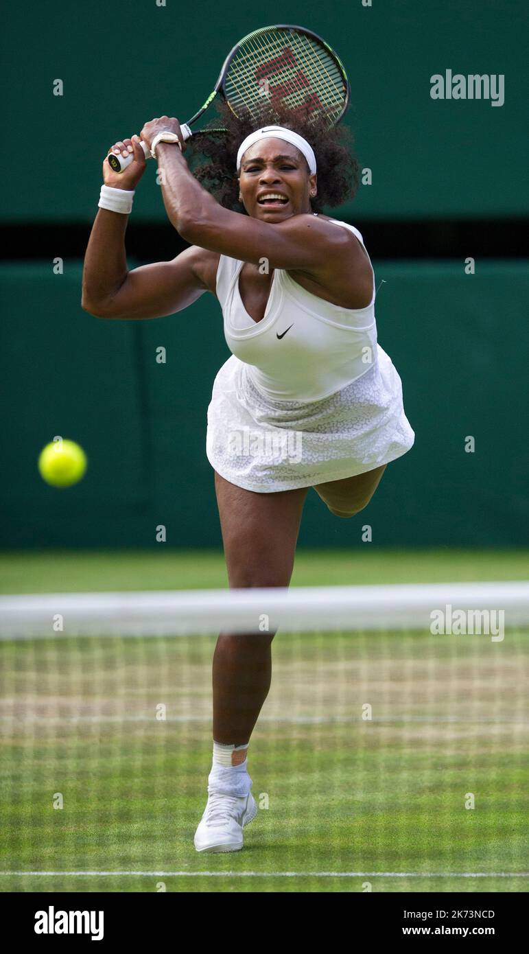 03/07/15. AELTC, Wimbledon Championships 2015, Wimbledon, London. Womens singles third round,  Serena Williams v Heather Watson, centre court. William Stock Photo