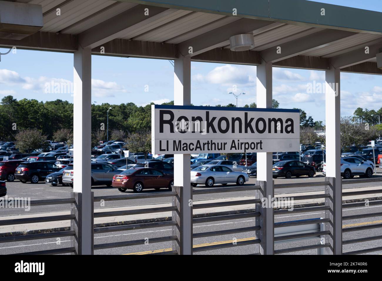 Ronkonkoma, New York, USA. 21st Sep, 2022. Ronkonkoma Station Long