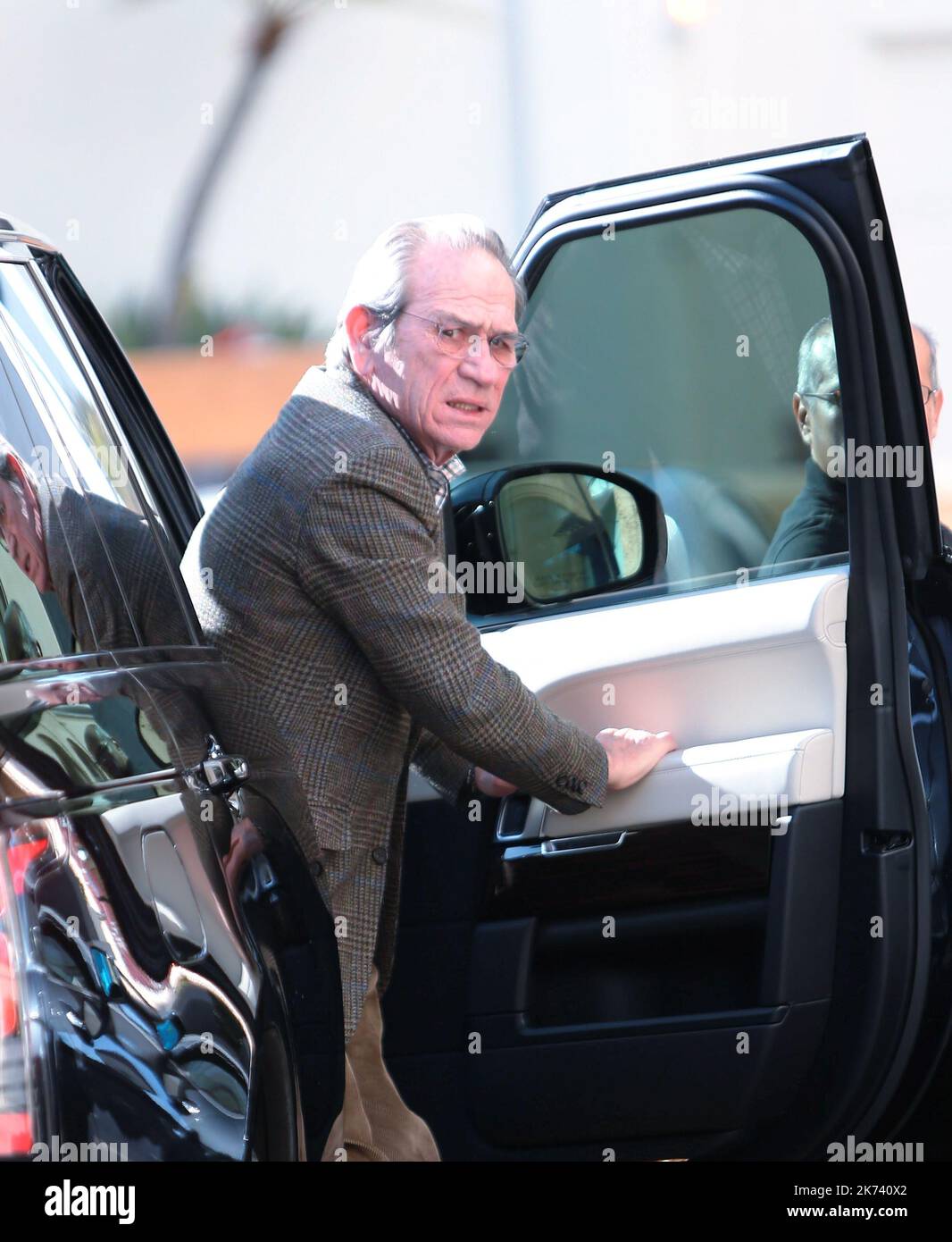 LOS ANGELES 08/12/2016 Tommy Lee Jones shopping at Barneys New York in ...