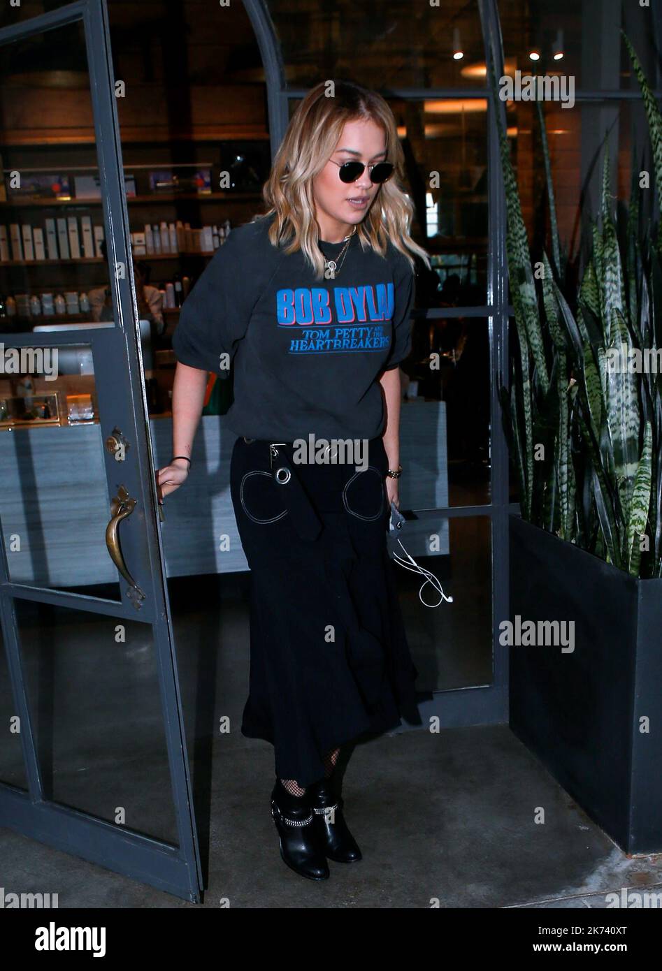 LOS ANGELES 01/12/2016 Rita Ora at Meche hair salon in Beverly Hills . Stock Photo