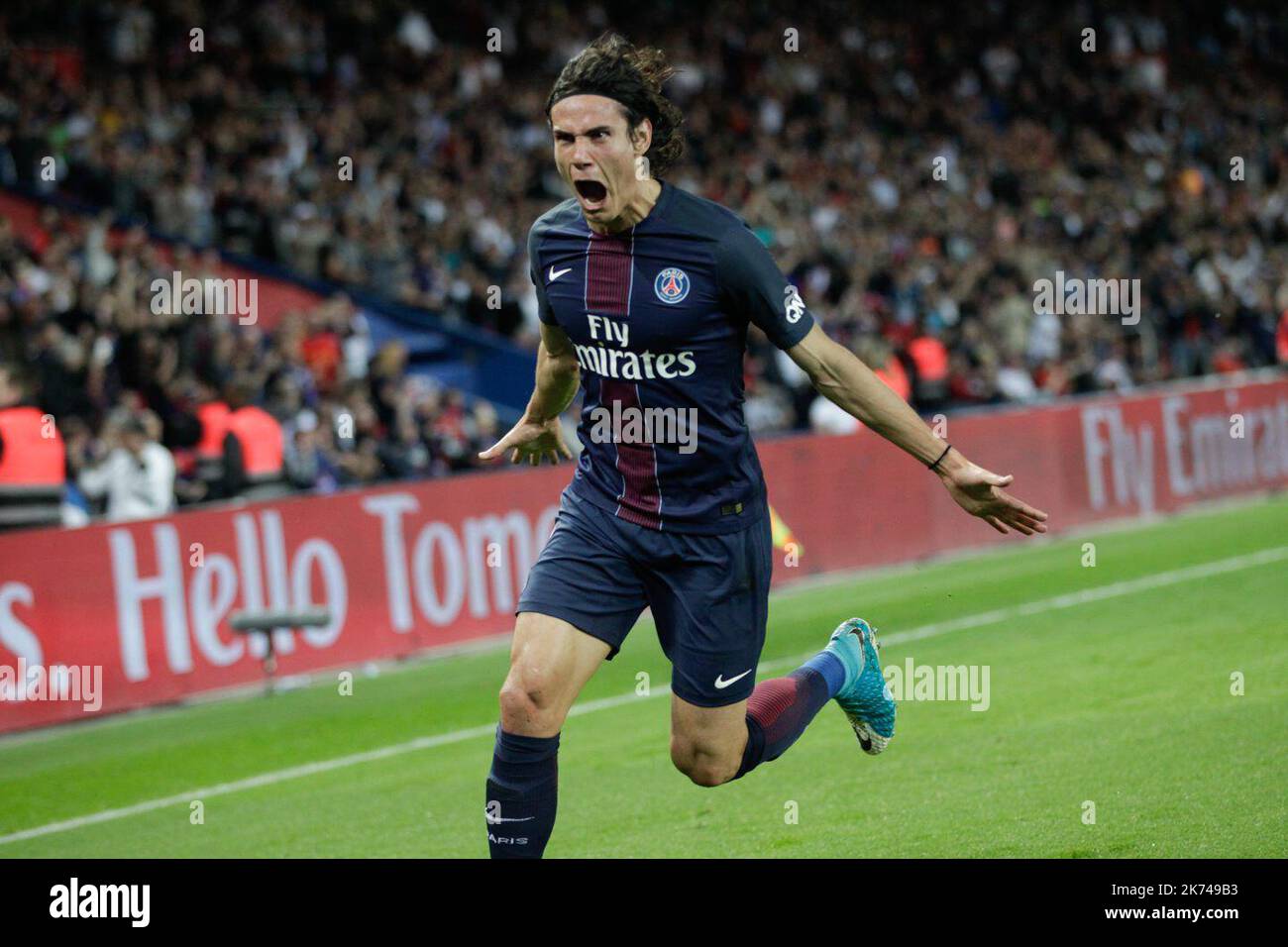 Celebrates edinson cavani hi-res stock photography and images - Alamy