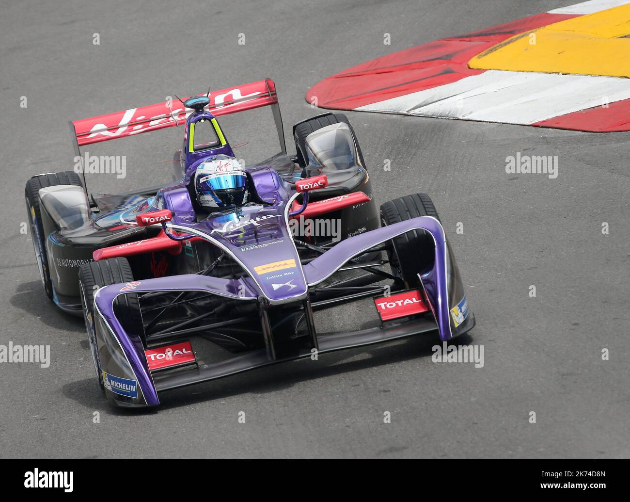 Virgin Racing Sam Bird Le pilote VIRGING RACING SAM BIRD Stock Photo - Alamy