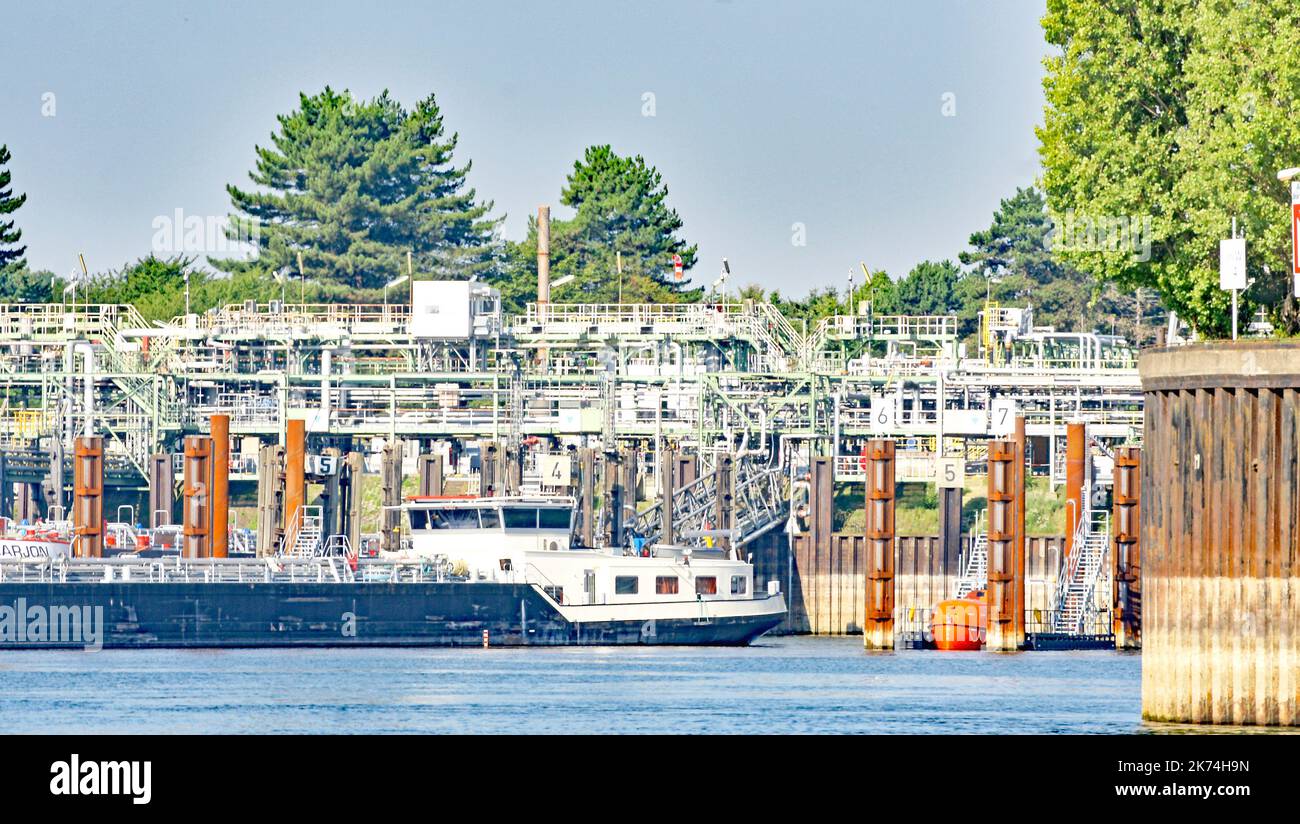 Industry on the banks of the river Rhine in Germany, Europe Stock Photo