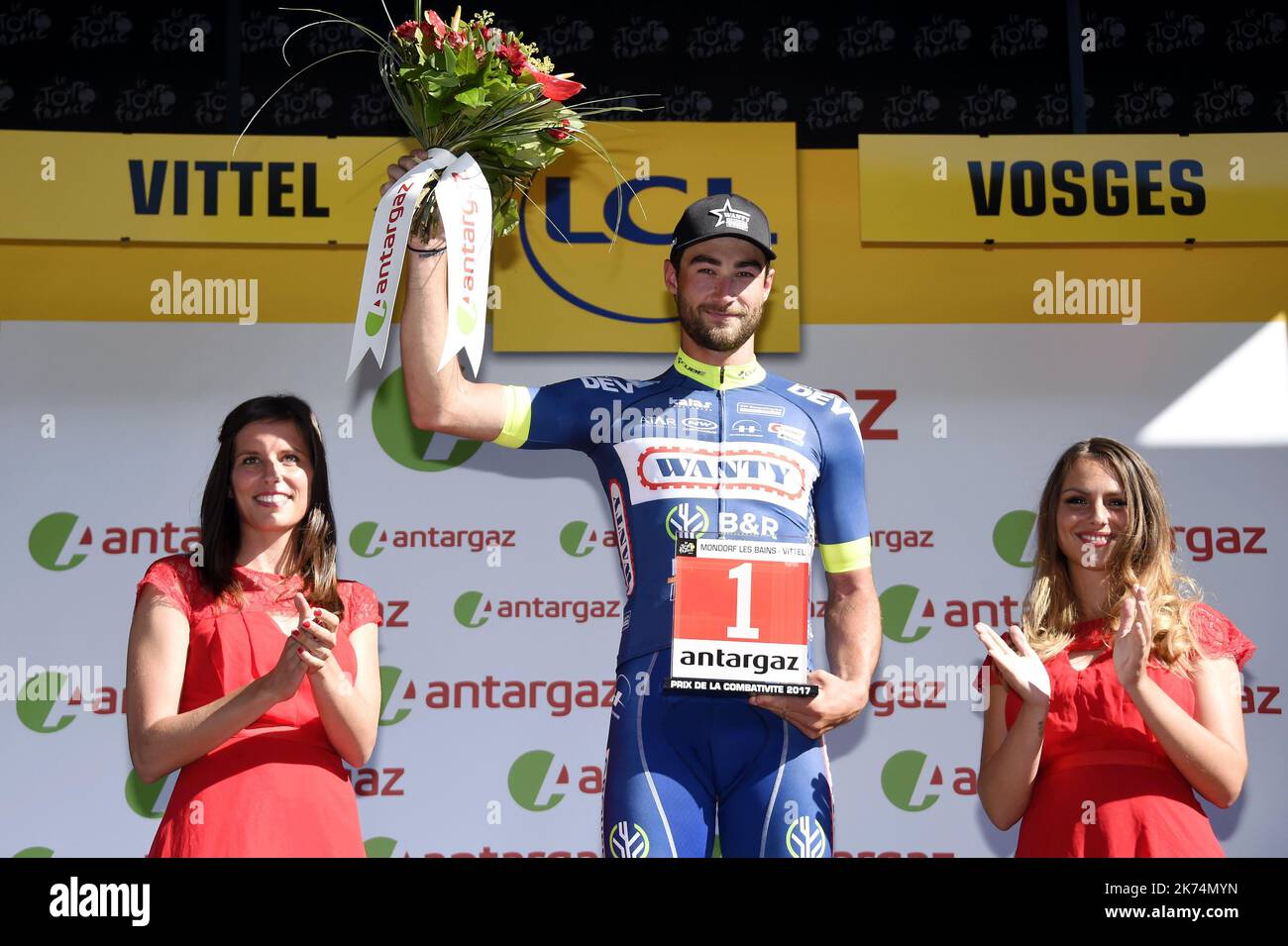 Guillaume VAN KEIRSBULCK reçoit le Prix de la Combativité Antargaz. PHOTO Alexandre MARCHI.   Running from Saturday July 1st to Sunday July 23rd 2017, the 104th Tour de France is  made up of 21 stages and cover a total distance of 3,540 kilometres. Stock Photo